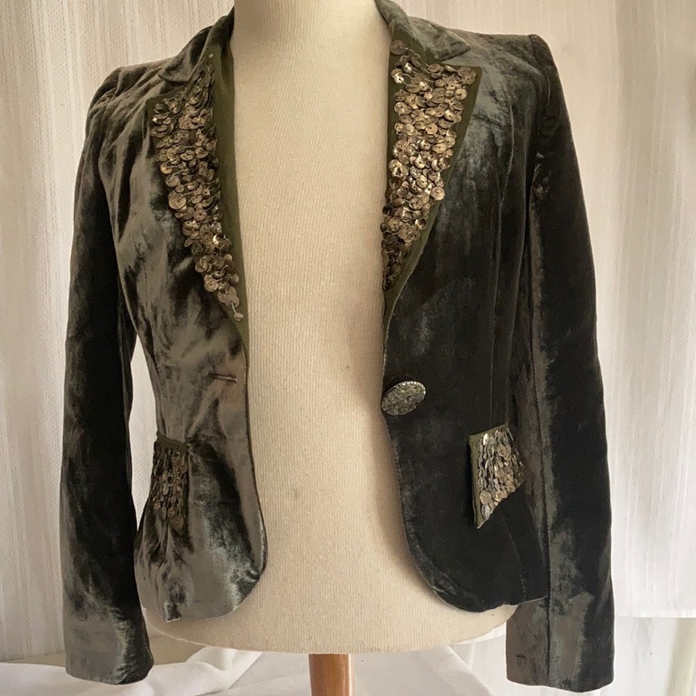 Equivoque forest green velvet blazer